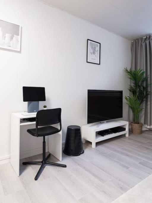 Cozy Roomy Studio Flat Next To Tram Stop @ Kallio Helsinki Zewnętrze zdjęcie